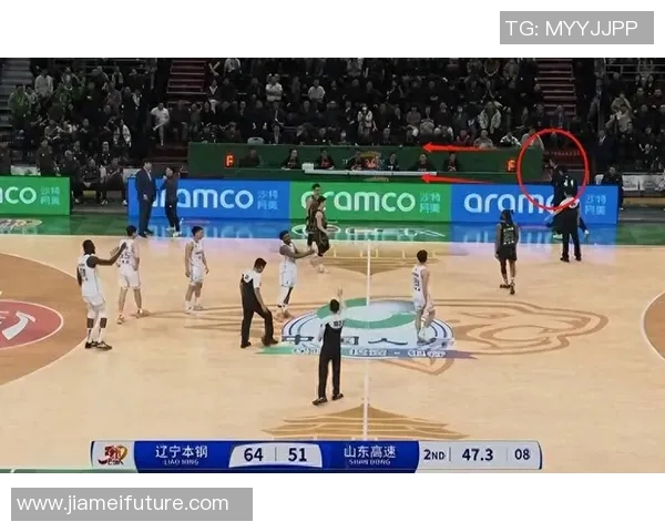 严重误判!辽篮大胜广厦!杨鸣冲技能台反对,有必要严惩94号裁判 严重误判!辽篮大胜广厦!杨鸣冲技能台反对,有必要严惩94号裁判